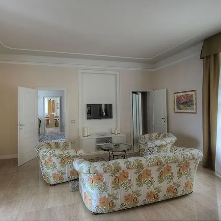 Maggiore Villa